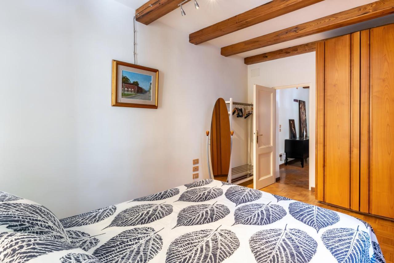 Piazza Napoleone Lovely Central Apartment Lucca Eksteriør bilde